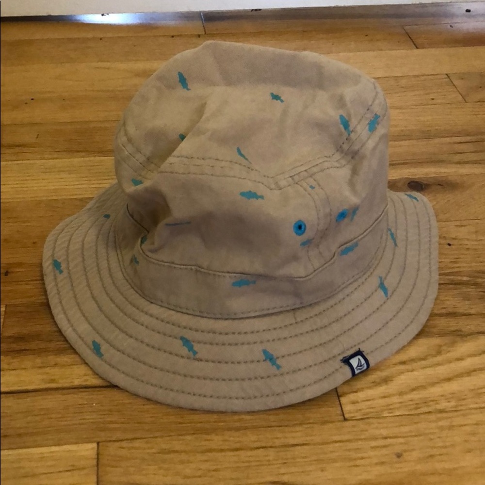 Sperry hat!